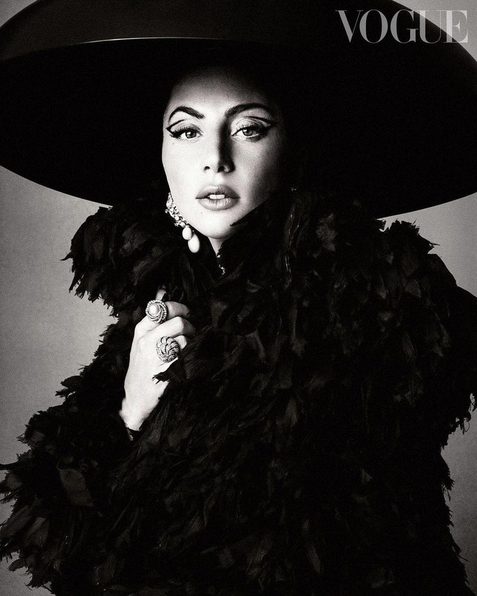 Lady Gaga khỏa thân táo bạo trên tạp chí - Ảnh 5.