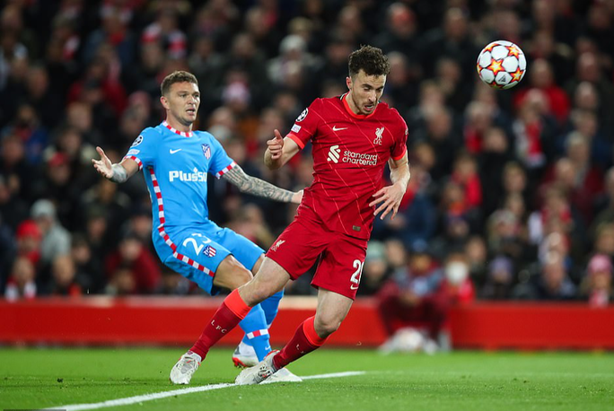 Luis Suarez mất bàn thắng ngày về Anfield, Liverpool vượt vòng bảng Champions League - Ảnh 2.