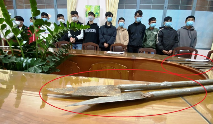Chém nhau trước Công an TP Đà Lạt: Bắt giữ 19 đối tượng - Ảnh 2.