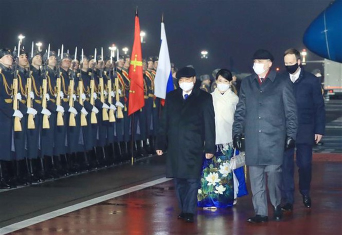 Chủ tịch nước Nguyễn Xuân Phúc đến Moscow, bắt đầu thăm chính thức Nga - Ảnh 6.