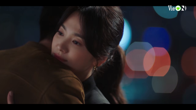 Song Hye Kyo mượn nước mắt tỏ tình - Ảnh 10.