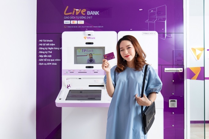 TPBank hoàn tất chuyển đổi thẻ ATM công nghệ chip contactless cho khách hàng - Ảnh 1.