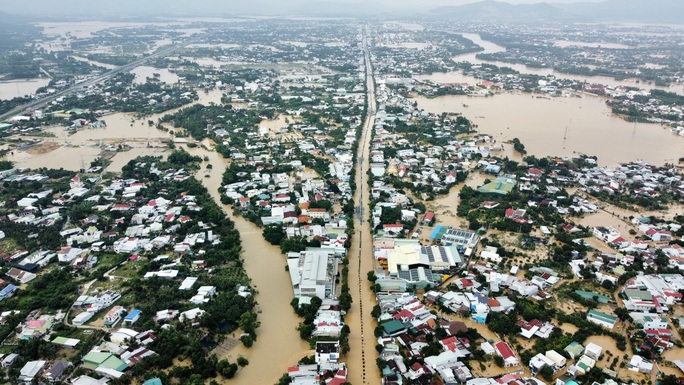 Chẩn bệnh ngập lụt Nha Trang - Ảnh 1.