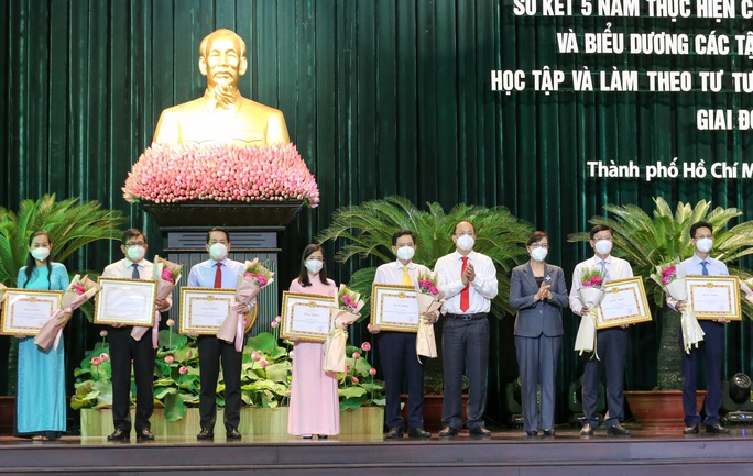 TP HCM: Tuyên dương 395 điển hình học tập, làm theo gương Bác - Ảnh 3.