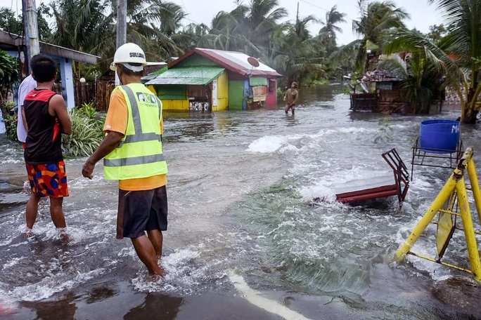 Siêu bão Rai vào Philippines: Hơn 100 người đã thiệt mạng - Ảnh 3.