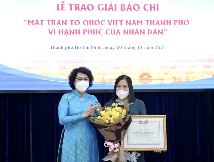 Báo Người Lao Động đoạt giải Nhất giải báo chí MTTQ TP HCM vì hạnh phúc nhân dân - Ảnh 1.