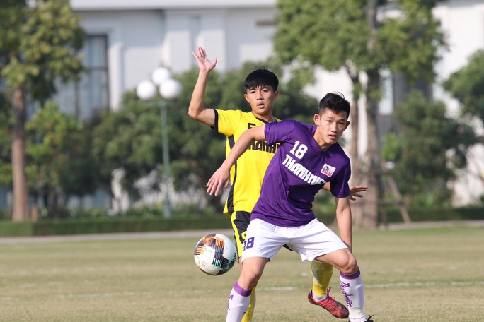 VCK Giải U21 VĐQG 2021: Công làm thủ phá, học trò thầy Giôm thua ngược Hà Nội ở vòng 2 - Ảnh 3.