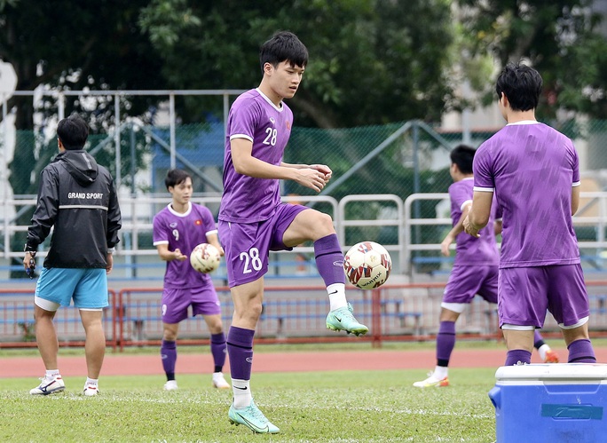 HLV Park Hang-seo dành nhiều thời gian phân tích đối thủ Thái Lan - Ảnh 8.