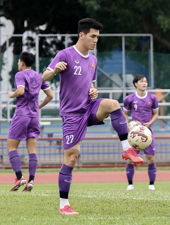 HLV Park Hang-seo dành nhiều thời gian phân tích đối thủ Thái Lan - Ảnh 10.