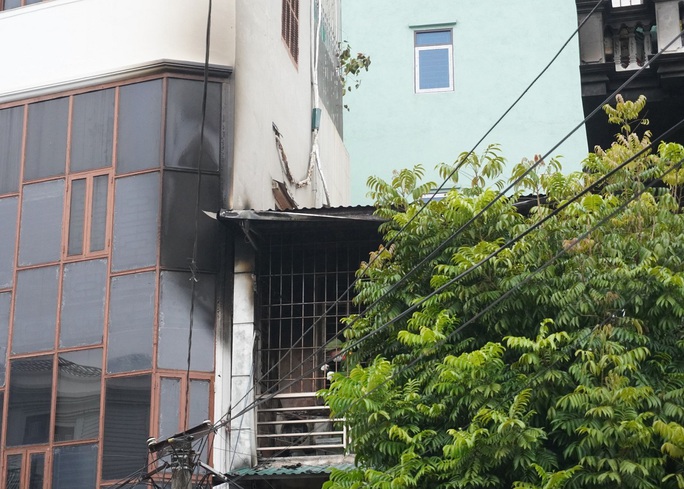 Hiện trường ngôi nhà cháy khiến 3 người tử vong ở Thanh Hóa - Ảnh 5.