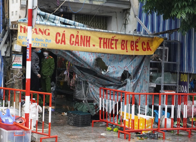 Hiện trường ngôi nhà cháy khiến 3 người tử vong ở Thanh Hóa - Ảnh 7.