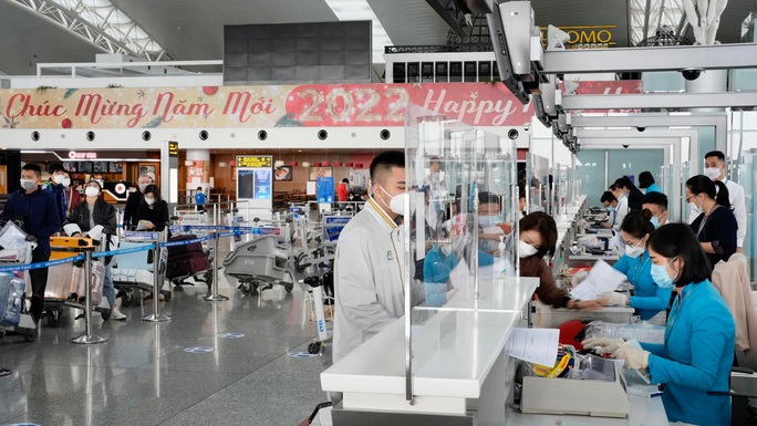 Nguy cơ không bảo đảm kế hoạch bay quốc tế do Omicron - Ảnh 1.