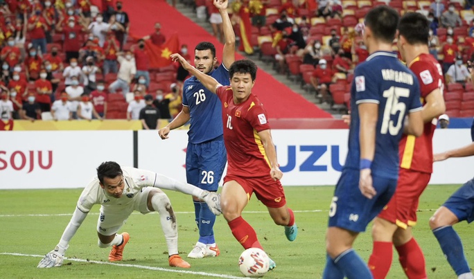 tất dài qua đầu gối