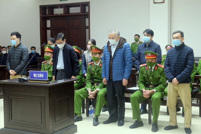 Bị cáo Nguyễn Đức Chung nhận thêm 3 năm tù - Ảnh 2. Bị cáo Nguyễn Đức Chung nhận thêm 3 năm tù - Ảnh 2.