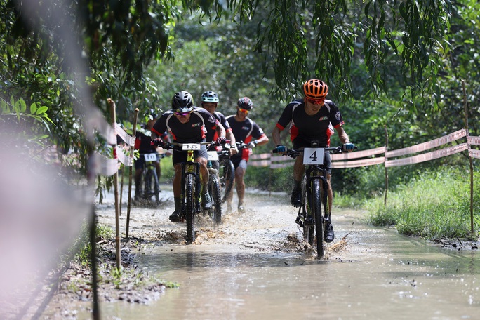 Hấp dẫn đua mô tô 4 bánh lần đầu tiên tổ chức tại Việt Nam - Ảnh 1.