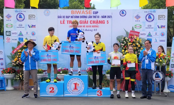 Chùm ảnh - Video: Chặng 5 giải đua xe đạp nữ vòng quanh hồ Xuân Hương Đà Lạt - Ảnh 7.