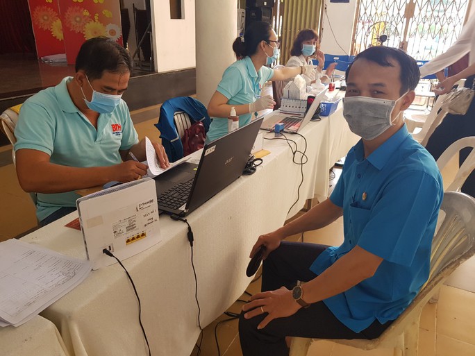 Đoàn viên tích cực tham gia hiến máu cứu người - Ảnh 6.