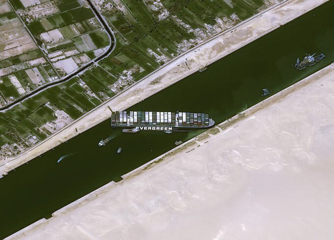 Vì sao siêu tàu mắc cạn tại kênh đào Suez lại là sự cố chấn động? - Ảnh 3.