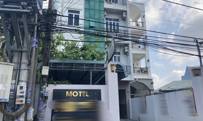 12 người Trung Quốc lén lút trú ngụ trong nhà nghỉ ở Biên Hòa bị lật tẩy lúc 23 giờ - Ảnh 1. 12 người Trung Quốc lén lút trú ngụ trong nhà nghỉ ở Biên Hòa bị lật tẩy lúc 23 giờ - Ảnh 1.