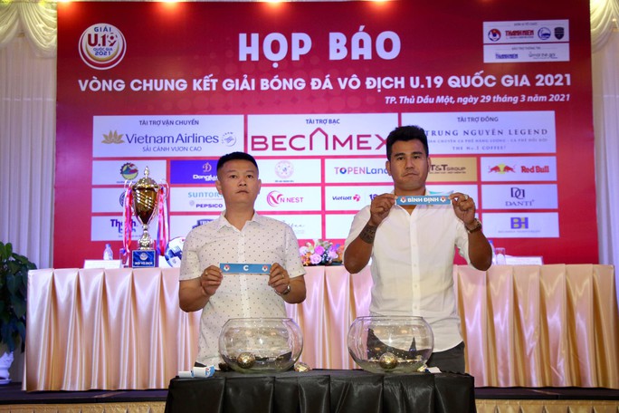 VCK U19 quốc gia 2021: Kịch tính ngay từ đầu - Ảnh 1.