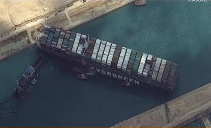 Giải tỏa kênh đào Suez: Tổng chi phí có thể lên tới 1 tỉ USD - Ảnh 2.
