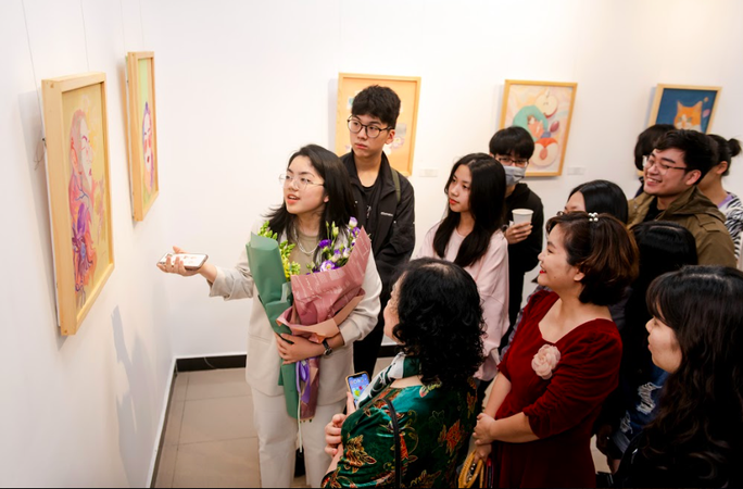 Nữ sinh Hà Nội tổ chức triển lãm đặc biệt Hồi hải mã gây quỹ từ thiện - Ảnh 1.
