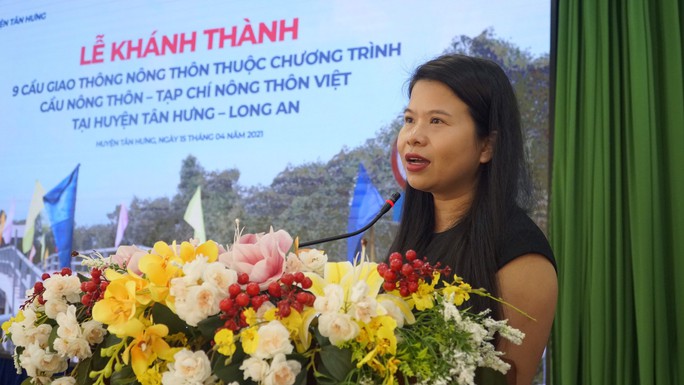 Nguyên Chủ tịch nước Trương Tấn Sang dự khánh thành 17 cầu nông thôn ở Long An - Ảnh 6.