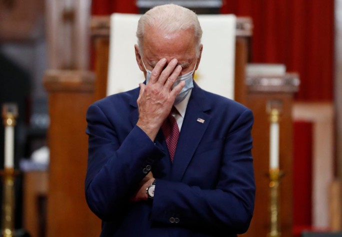 Thử thách xếp hàng chờ Tổng thống Joe Biden - Ảnh 1.