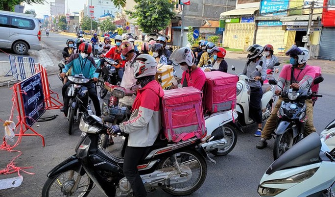 Thái Lan, Campuchia lo vỡ trận Covid-19, xử tướng 2 sao vì ăn chơi giữa dịch - Ảnh 2.