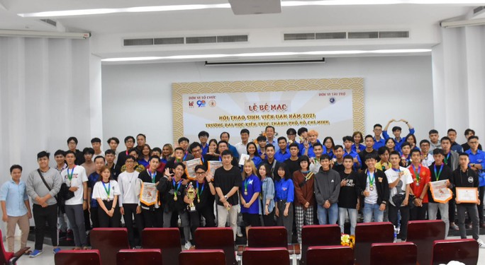 Trao giải hội thao Trường ĐH Kiến trúc TP HCM năm 2021 - Ảnh 4. Trao giải hội thao Trường ĐH Kiến trúc TP HCM năm 2021 - Ảnh 4.