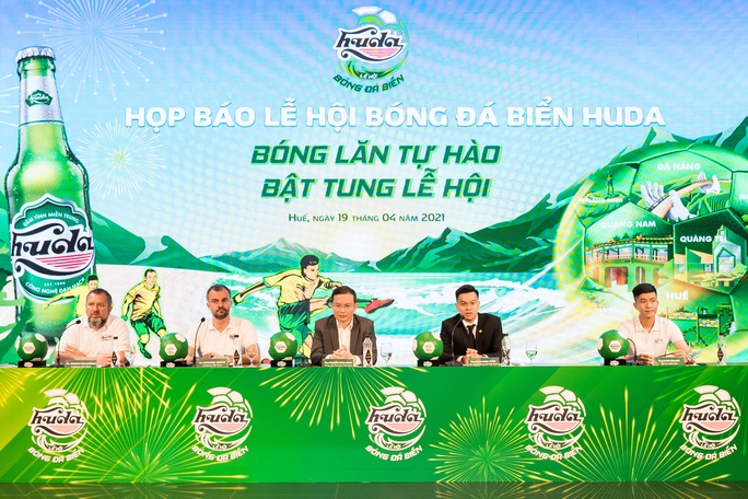 Tiền đạo Phan Văn Đức làm đại sứ lễ hội bóng đá biển Huda - Ảnh 1.