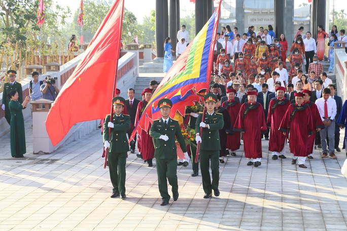 Cần Thơ tưởng nhớ các bậc tiền nhân dựng nước và giữ nước - Ảnh 1.