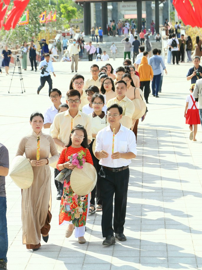 Cần Thơ tưởng nhớ các bậc tiền nhân dựng nước và giữ nước - Ảnh 5.