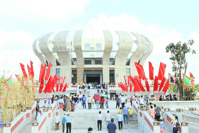 Cần Thơ tưởng nhớ các bậc tiền nhân dựng nước và giữ nước - Ảnh 9.