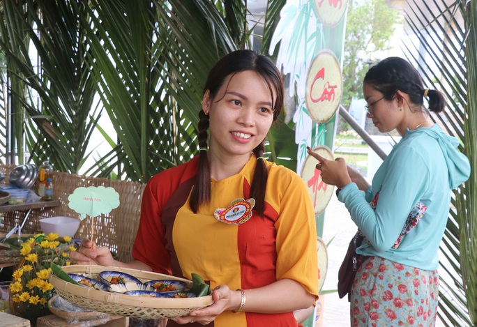 Đặc sắc bánh “phu thê” thể hiện chủ quyền biển đảo Việt Nam - Ảnh 6.