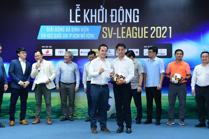 Bầu Đức và bầu Thắng nhận đội bóng mới ở SV-League 2021 - Ảnh 1.
