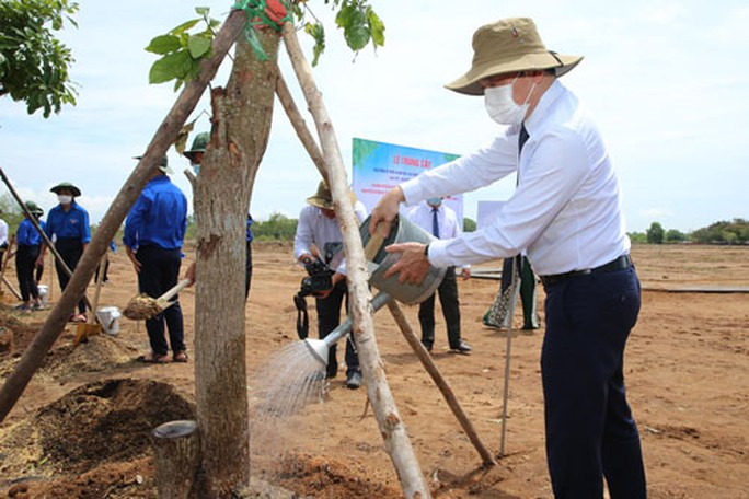 Họ đã hồi sinh vùng đất chết - Ảnh 1.