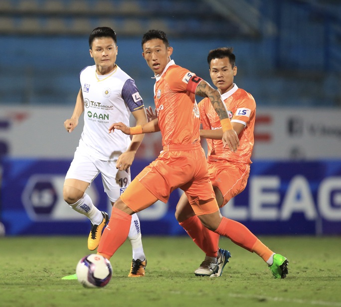 Hà Nội FC thất bại trước T.Bình Định ngay trên sân nhà Hàng Đẫy - Ảnh 3.