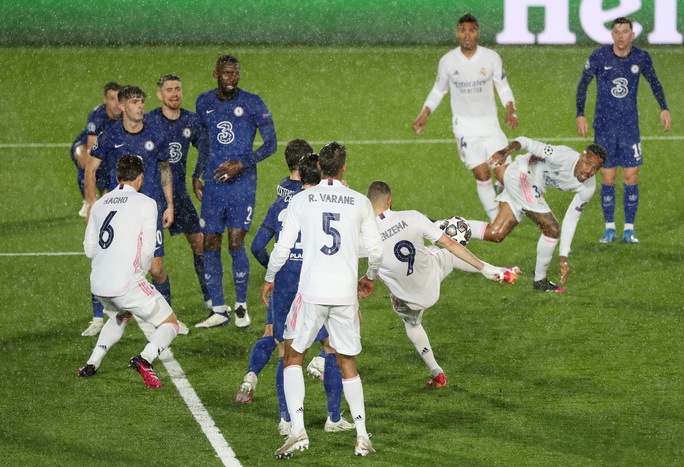Real Madrid thoát hiểm trước Chelsea, HLV Zidane hoan hỉ - Ảnh 7.