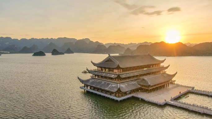 Tam Chúc - ngôi chùa lớn nhất thế giới - bình yên đến lạ ngày lễ 30-4 - Ảnh 1. Tam Chúc - ngôi chùa lớn nhất thế giới - bình yên đến lạ ngày lễ 30-4 - Ảnh 1.