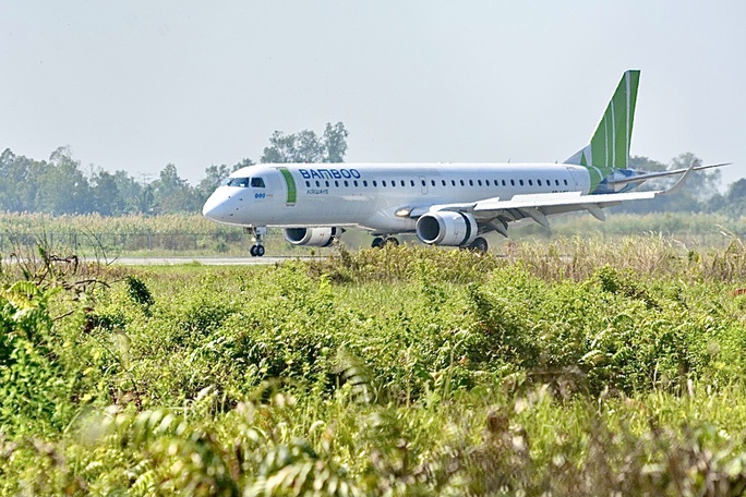 Cục Hàng không tuýt còi Bamboo Airways bán vé không đúng với slot được cấp - Ảnh 1.