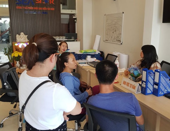Đà Nẵng: Tiểu thương chợ đêm vất vả đòi tiền cọc - Ảnh 1. Đà Nẵng: Tiểu thương chợ đêm vất vả đòi tiền cọc - Ảnh 1.