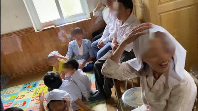 Phát hiện 6 người lớn, 6 trẻ em đang sinh hoạt Hội thánh Đức Chúa Trời Mẹ trái phép - Ảnh 1. Phát hiện 6 người lớn, 6 trẻ em đang sinh hoạt Hội thánh Đức Chúa Trời Mẹ trái phép - Ảnh 1.