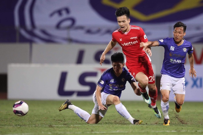 CLB Hà Nội thua sít sao 0-1 trước CLB Viettel sau khi thay “tướng” - Ảnh 6.
