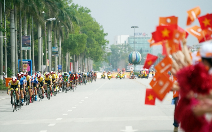 Ê kíp TP HCM thắng lớn ở vòng đua quanh TP Lạng Sơn  - Ảnh 1.