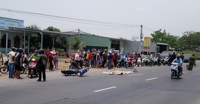 Hai nữ sinh lớp 11 gặp nạn sau giờ tan trường - Ảnh 1. Hai nữ sinh lớp 11 gặp nạn sau giờ tan trường - Ảnh 1.