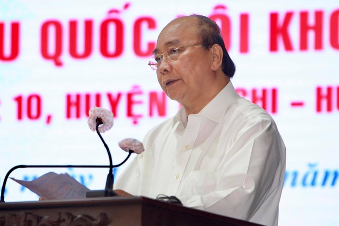 Chủ tịch nước Nguyễn Xuân Phúc tiếp xúc cử tri quân đội - Ảnh 1.