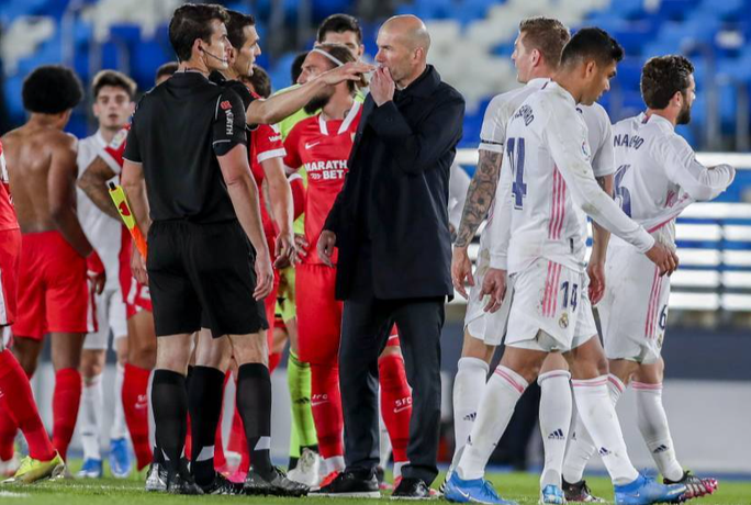 Mất điểm sân nhà, Real Madrid tố trọng tài phá hỏng cuộc đua vô địch - Ảnh 6.