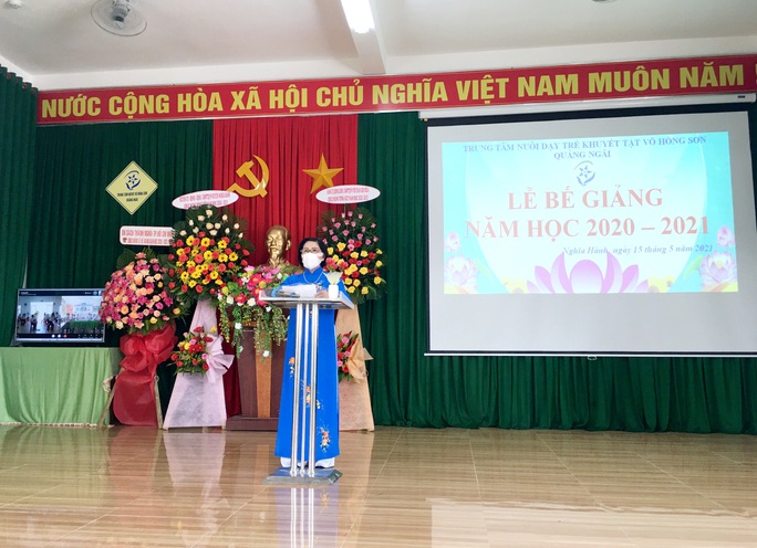 Hơn 3 tỉ đồng ủng hộ Trung tâm nuôi dạy trẻ khuyết tật Võ Hồng Sơn - Ảnh 4.