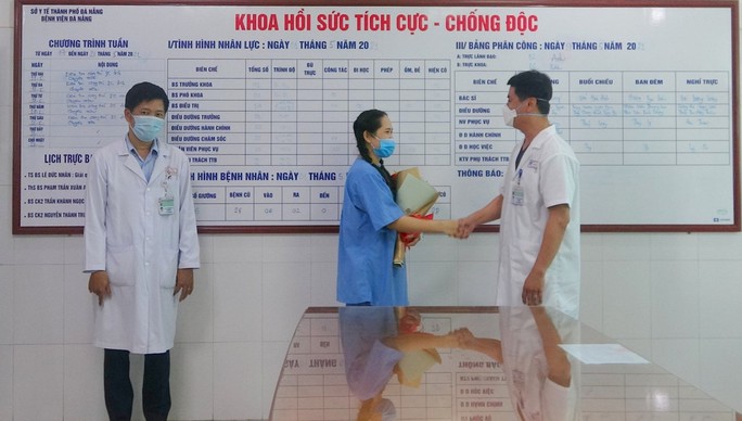Nữ điều dưỡng sốc phản vệ sau tiêm vắc-xin Covid-19 ở Đà Nẵng đã hồi phục sức khỏe - Ảnh 1.